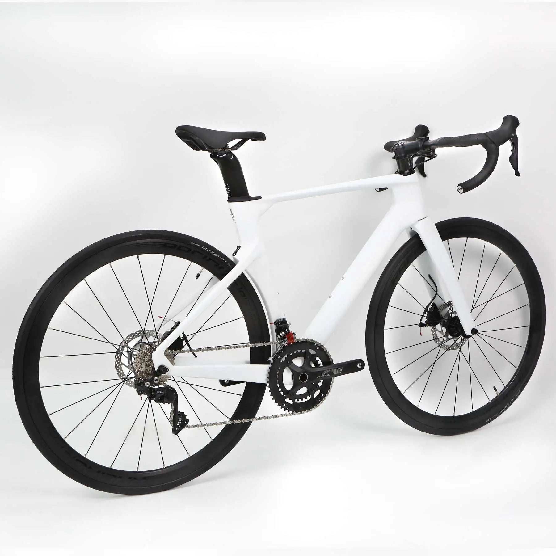 Modelo H Pro – Bicicleta de carretera con cuadro de carbono y Shimano 105 22v